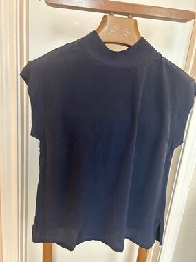 Athleta Navy Sleeveless Mock-Neck Blouse
